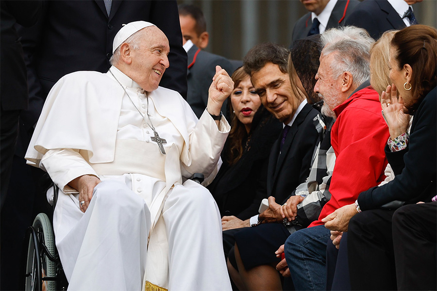 Pope Francis urges new cardinals to imitate Christ's compassionate heart