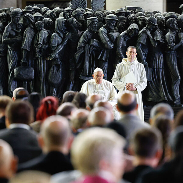 At synod prayer service, pope calls for immigration reform with a heart