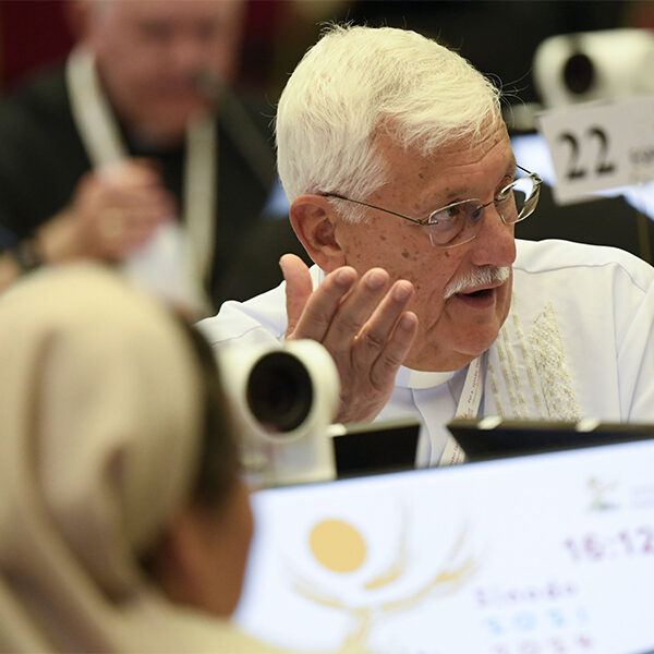 Synod members begin small-group discussions on ‘synodality’