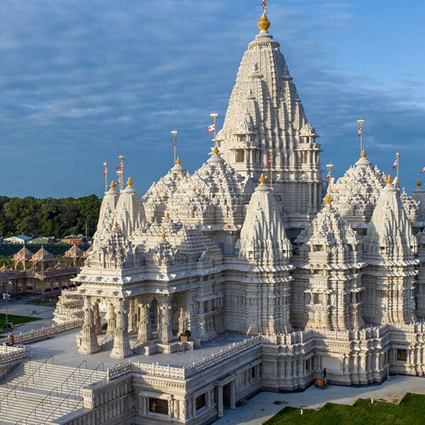 Architecture and witness: A tale of two temples