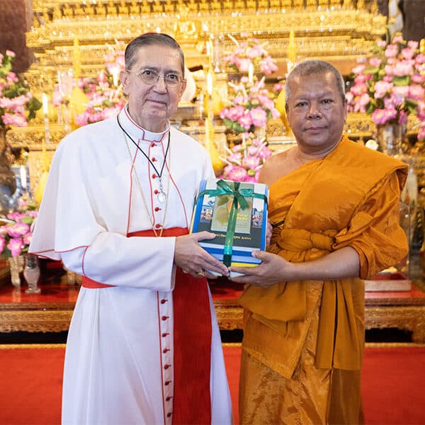 Buddhist-Christian dialogue calls for shared action to spread hope