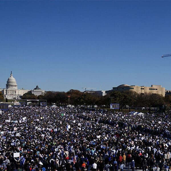 March for Israel draws busloads to National Mall to protest antisemitism