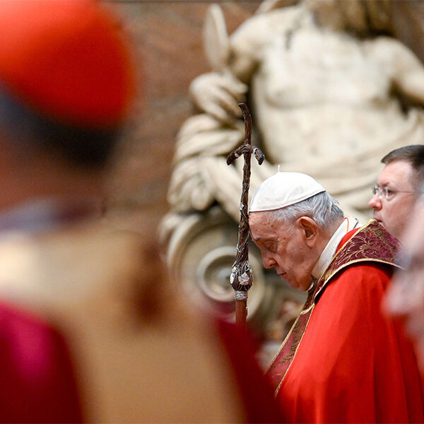 Jesus loves those who put their trust in him, pope says at memorial Mass
