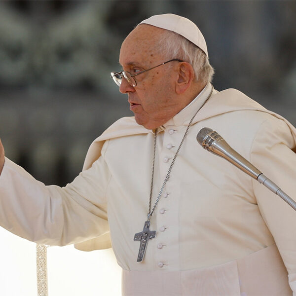 Pope prays for ‘just peace’ in Middle East and Ukraine