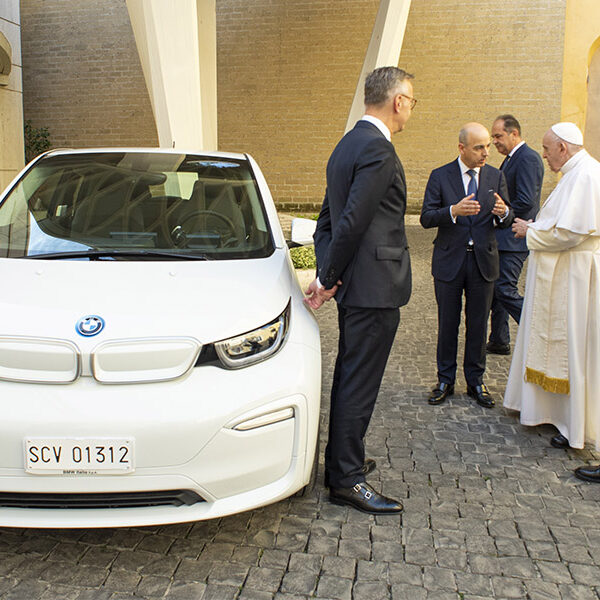 Vatican aims to have a net-zero-emissions vehicle fleet by 2030