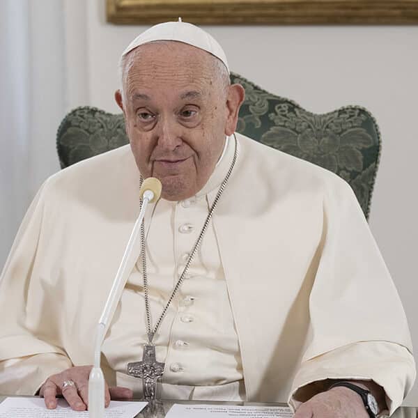 Fighting in Holy Land, bombing in Philippines prompt prayers from ailing Pope