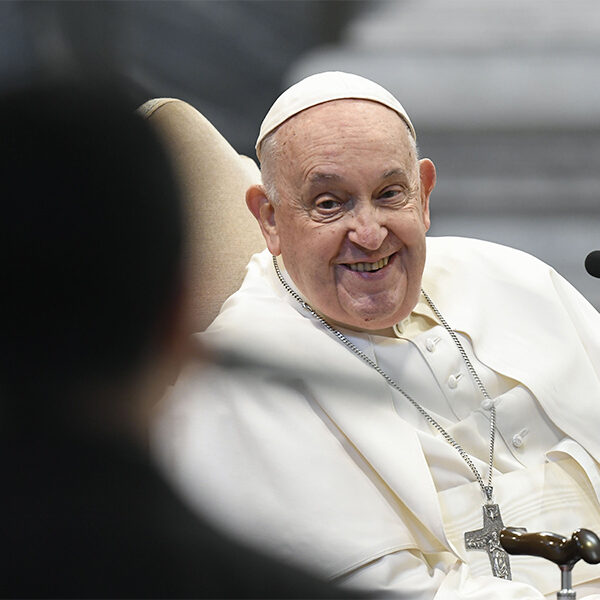 Pope refines Vatican norms for spending, awarding contracts