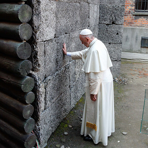 Pope: Remembering the Holocaust reminds people hatred is never justified
