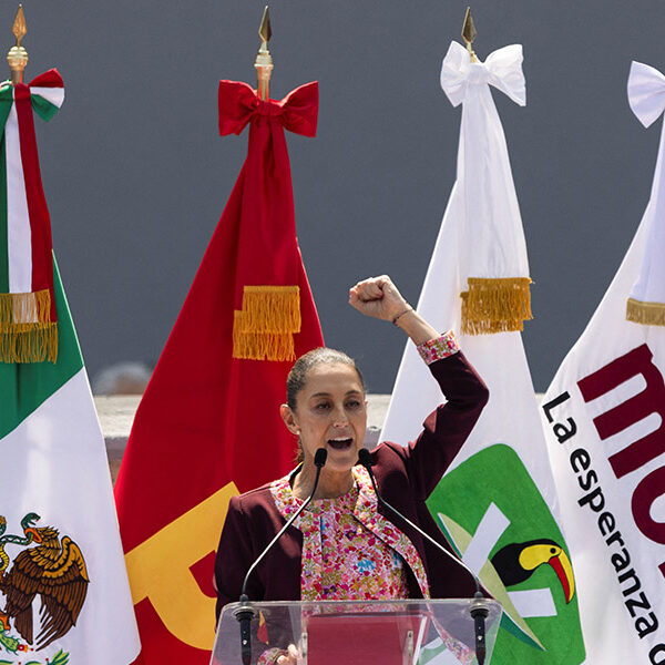 Mexican presidential hopefuls meet Pope Francis