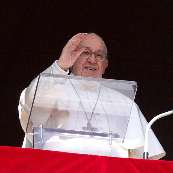 Pope proposes Lenten resolution: Keep your eyes on Jesus
