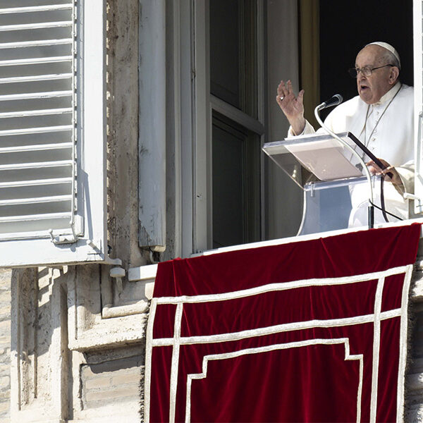 War is pointless, will never solve problems, pope says after Angelus