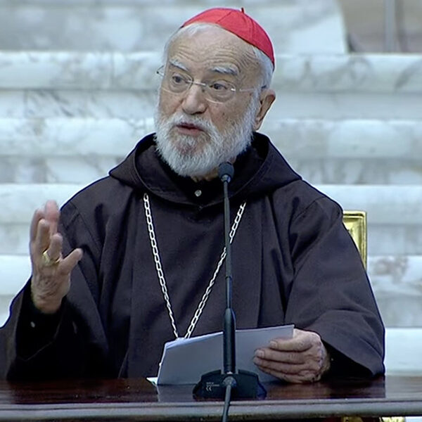 Papal preacher warns of rise in overly academic theology