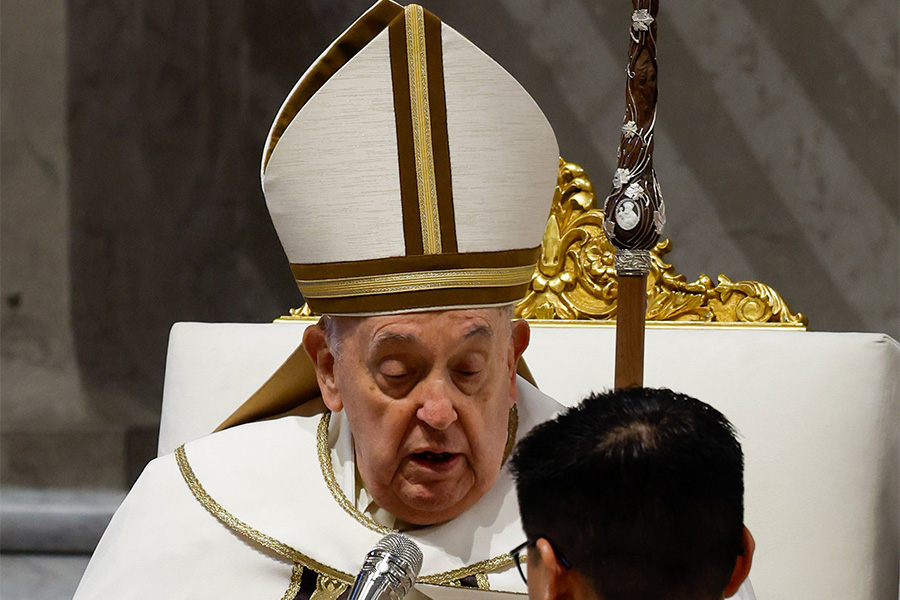 Pope says carrying the cross, Jesus asks, ‘Do you love me?’