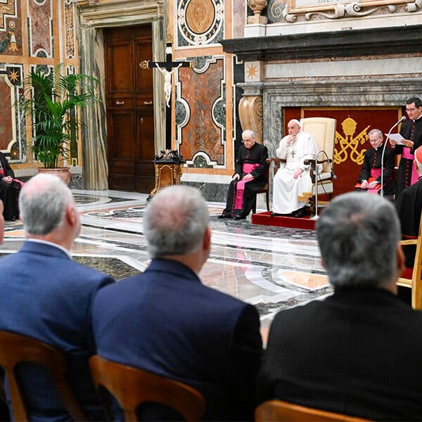 Family, community, are key to overcoming secularism, pope says