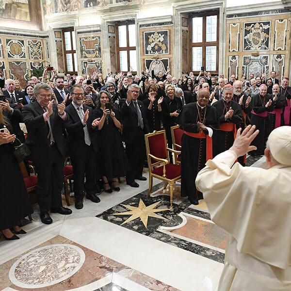 Cultivate solidarity through prayer, adoration, pope tells donors