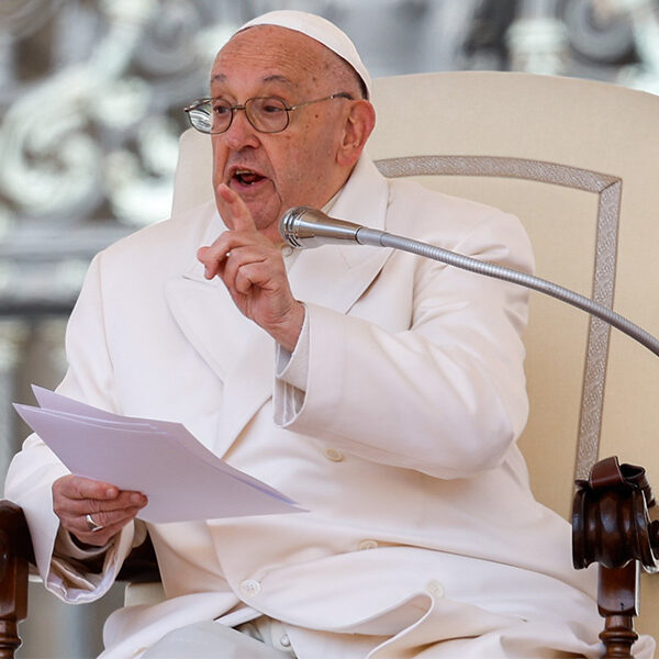 People decide whether to bring peace to the world or not, pope says