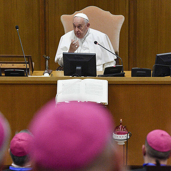 Synodality must become ‘paradigm’ for dioceses, pope tells bishops