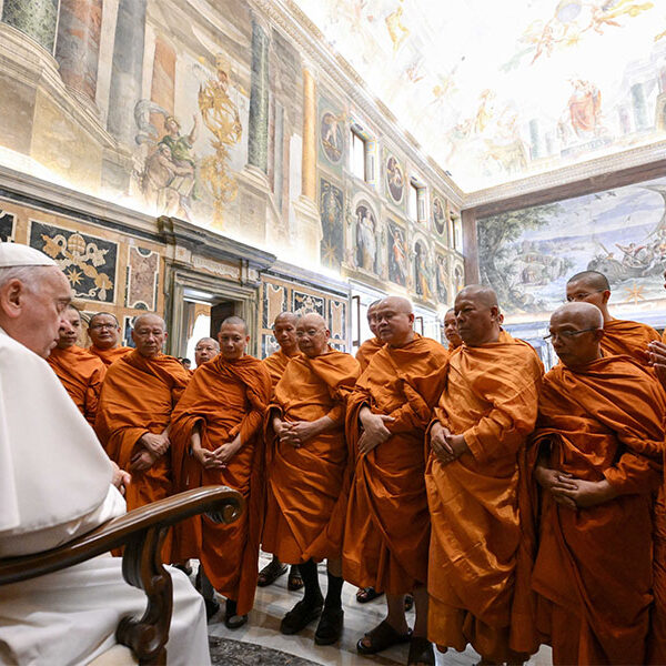 Pope tells Christians, Buddhists to work together for peace