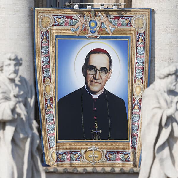 Catholics in El Salvador criticize government for moving a mural of Saint Óscar Romero
