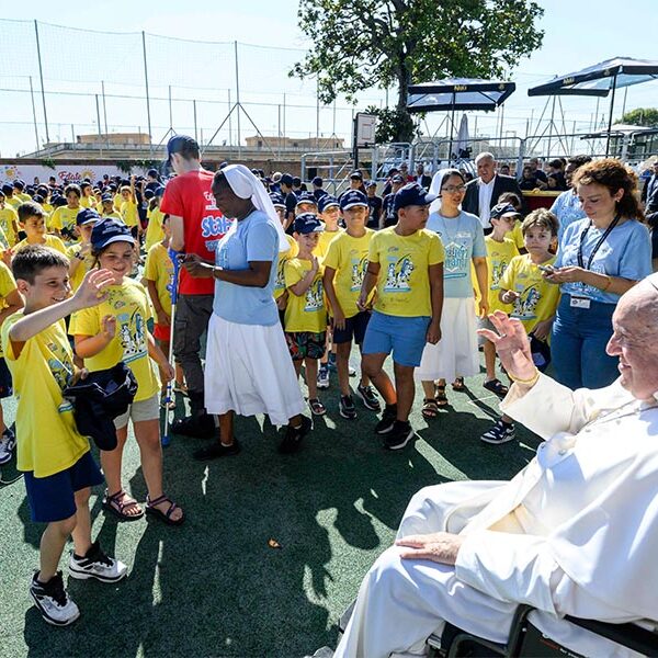 Pope visits children of Vatican employees attending summer camp