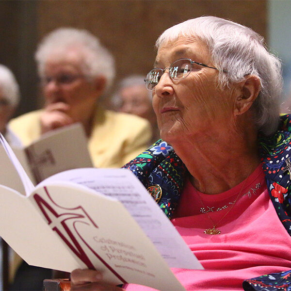 Mercy Sister Theresa Kane dies at 87; she challenged pope in ’79 on women’s roles in church