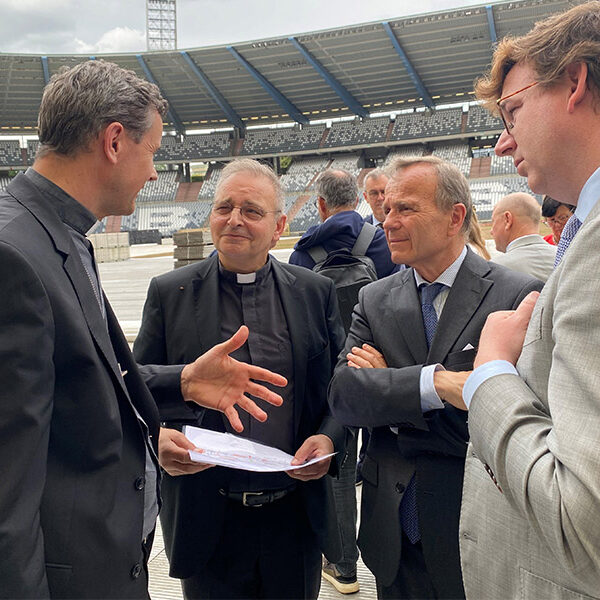 Belgium volunteers, church officials roll up their sleeves for Pope Francis’ visit