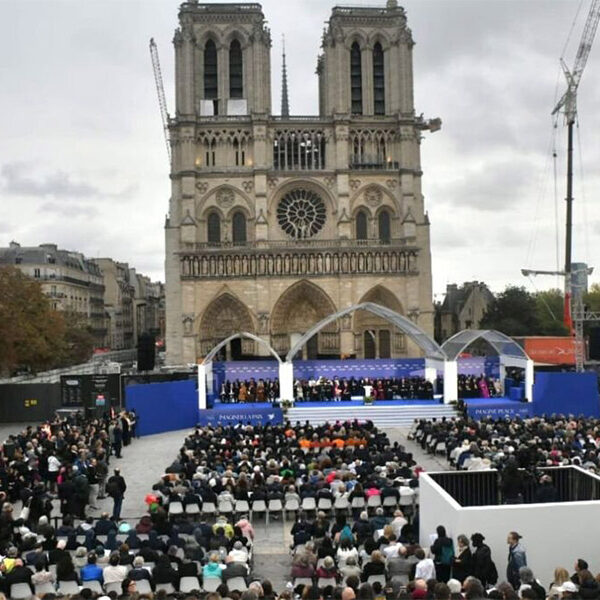 Stop the wars while there is still time, pope tells Sant’Egidio peace summit in Paris