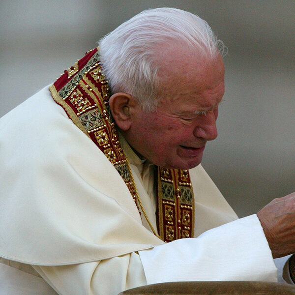 Pope encourages Catholics to get to know St. John Paul II better