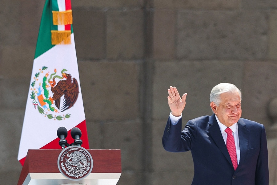 Mexico's outgoing president compares himself to St. Francis - Catholic ...