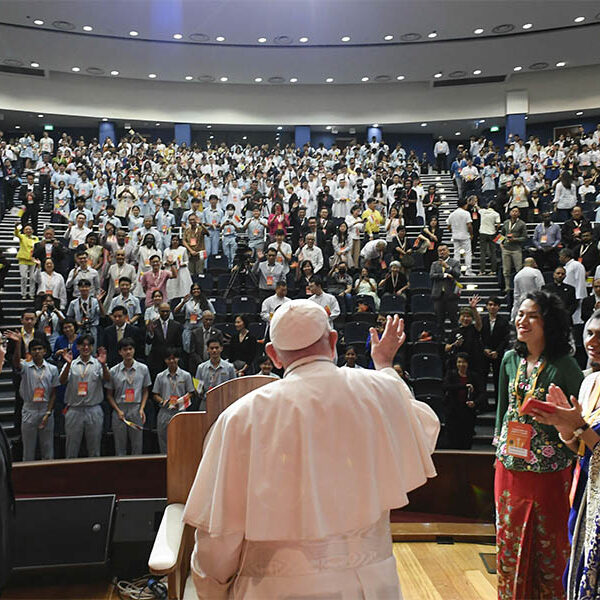 Pope thrives, hits main themes of his pontificate during Asia-Pacific trip