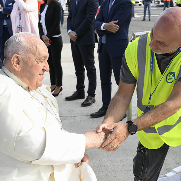 Pope sets off on longest trip of his pontificate