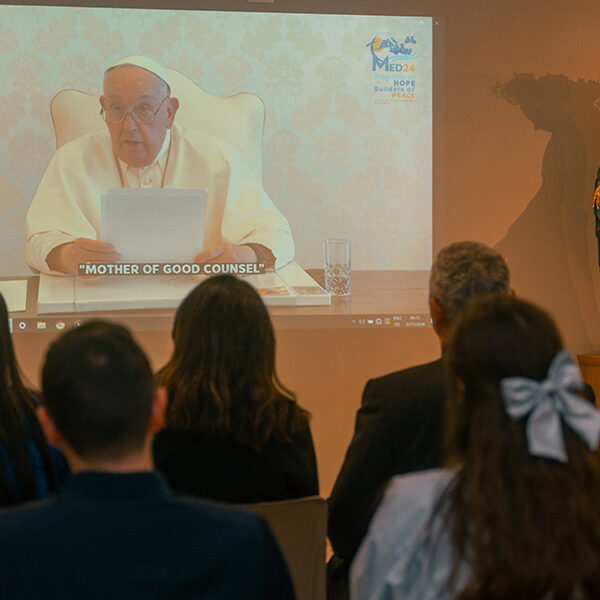 Indifference kills; be signs of hope, pope tells young people