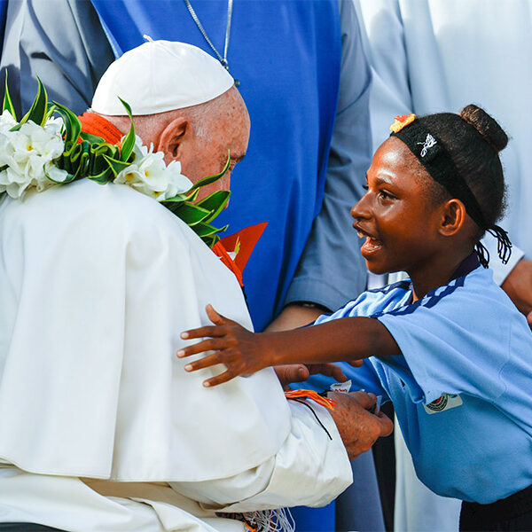 United in love, young people can change Papua New Guinea, pope says