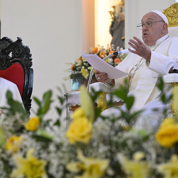 Be reflections of God’s love, pope tells people of Timor-Leste