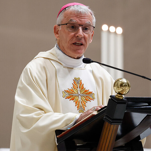 Like Jesus, be patient with others, archbishop tells synod members