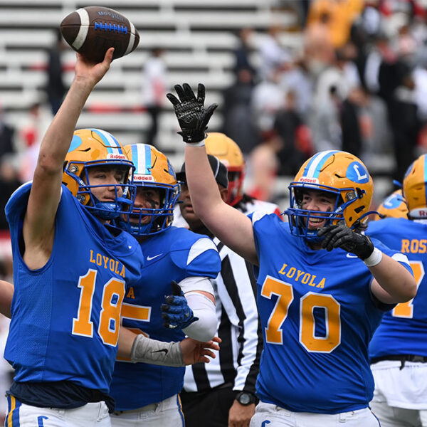 Senior QB guides Loyola Blakefield past Calvert Hall in the 104th Turkey Bowl