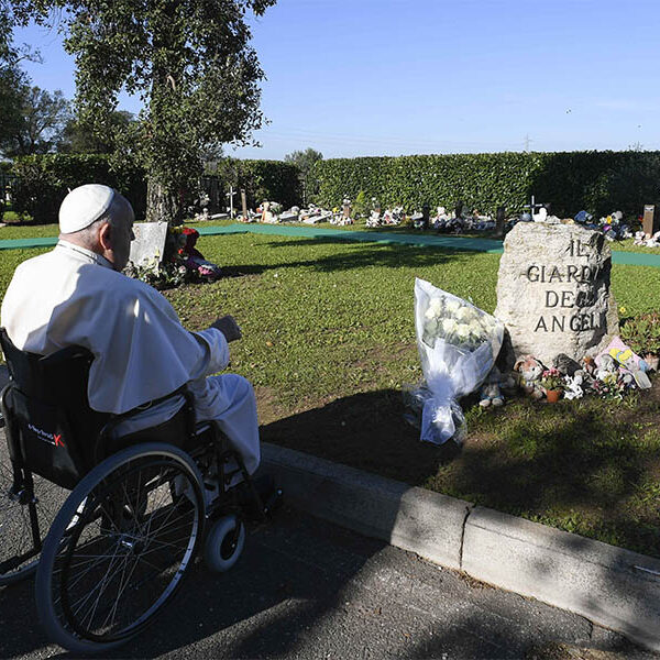 On All Souls, pope prays at graves of children, miscarried infants