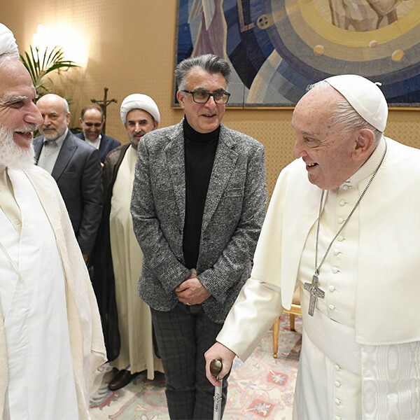 Pope: Interreligious dialogue key to peace, youth education