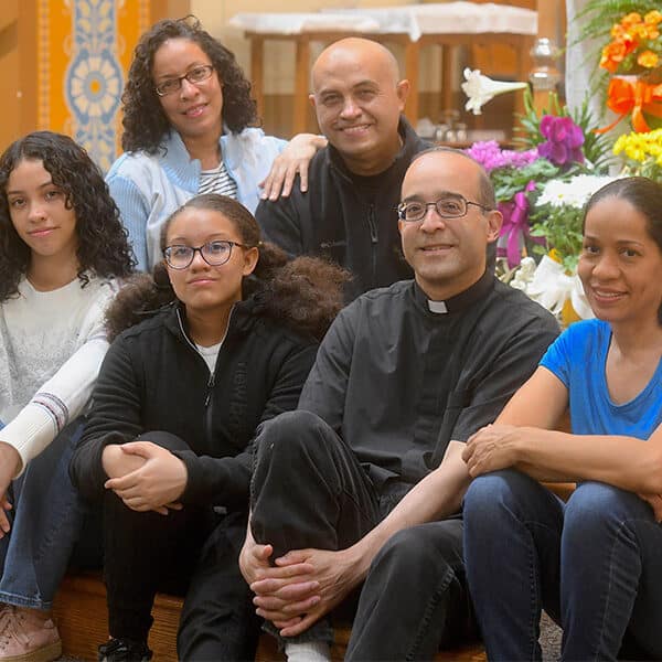 From Venezuela to Minnesota: Diocesan priest welcomes members of his family to U.S.