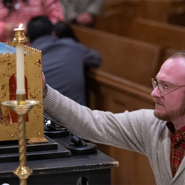 More than 1,500 venerate skull of St. Thomas Aquinas during Baltimore visit