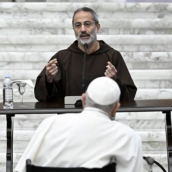 Papal preacher tells Curia to rediscover power of ‘littleness’ during Advent