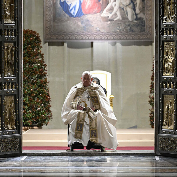 Pope opens Holy Door of St. Peter’s Basilica, launching ‘Jubilee of Hope’