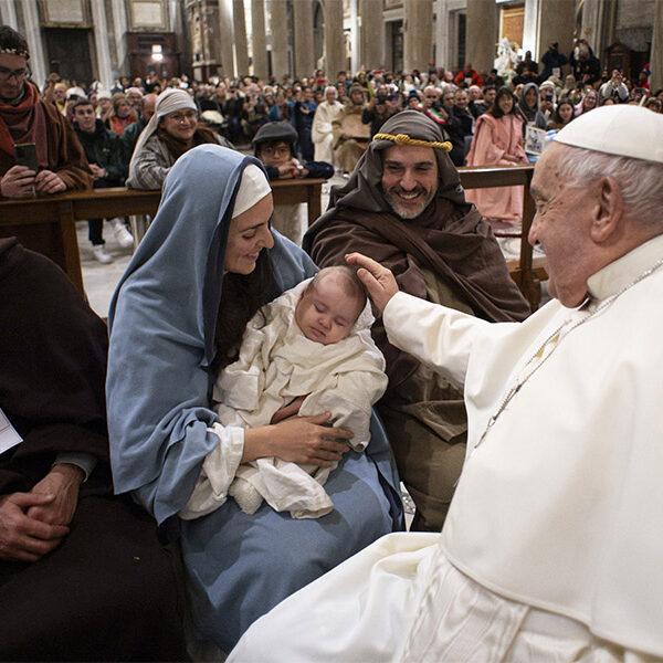 Nativity scenes are reminder of Lord’s love and tenderness, pope says