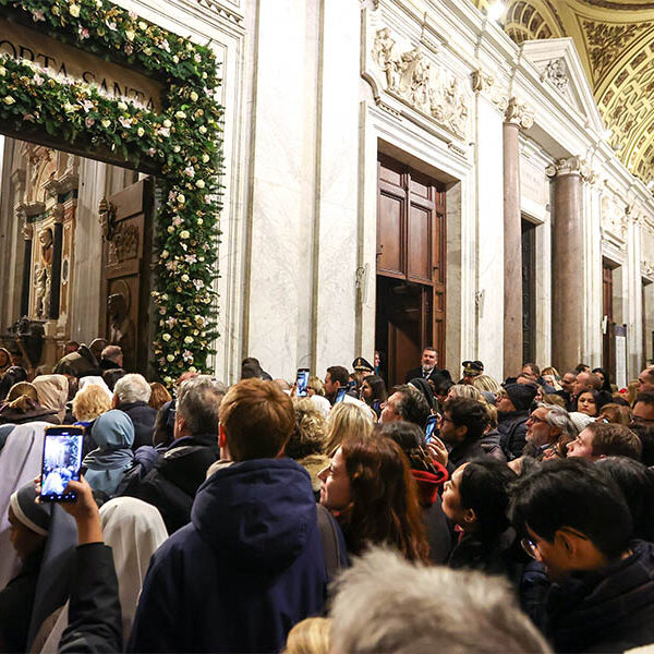 Mary, not technology, is world’s hope, cardinal says at Holy Door opening