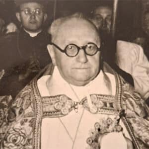 Holocaust survivor honors Polish priest who aided his family - Catholic ...