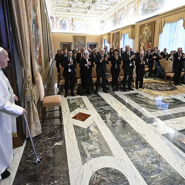 Pope preaches ‘very strong bond’ between adoration and service