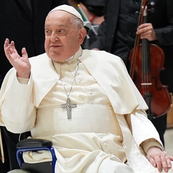 Pope: Giving marginalized people hope is key to peace