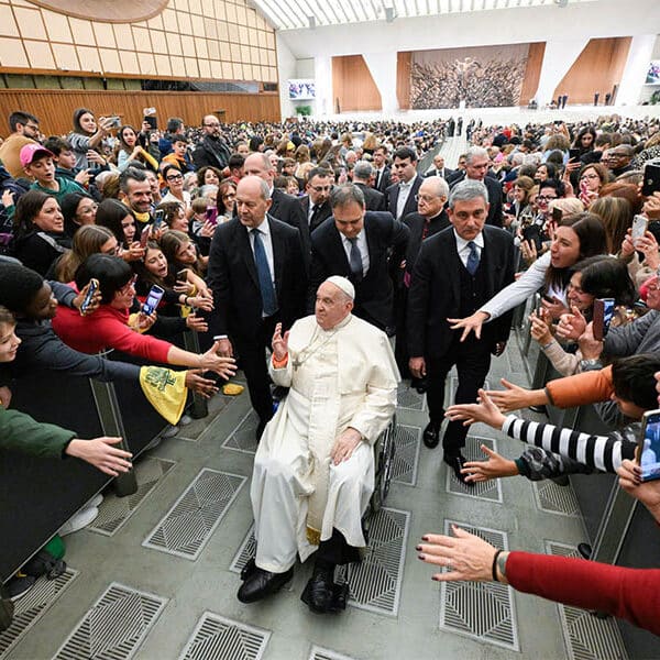 Holy Year pilgrimage is chance to begin again, pope says