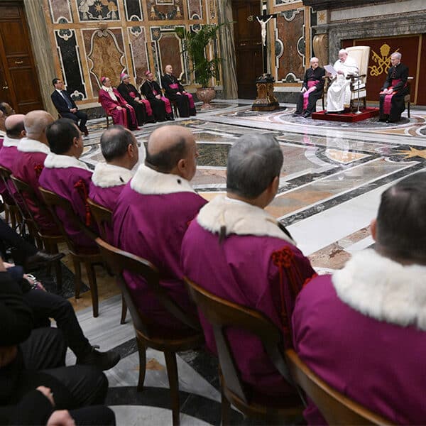 Help purify, restore relationships, pope tells judges at Vatican tribunal