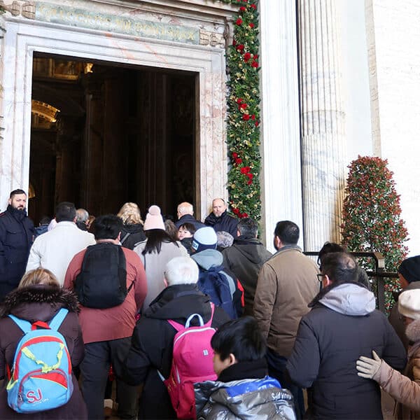 St. Peter’s Holy Door sees more than half million pilgrims in two weeks